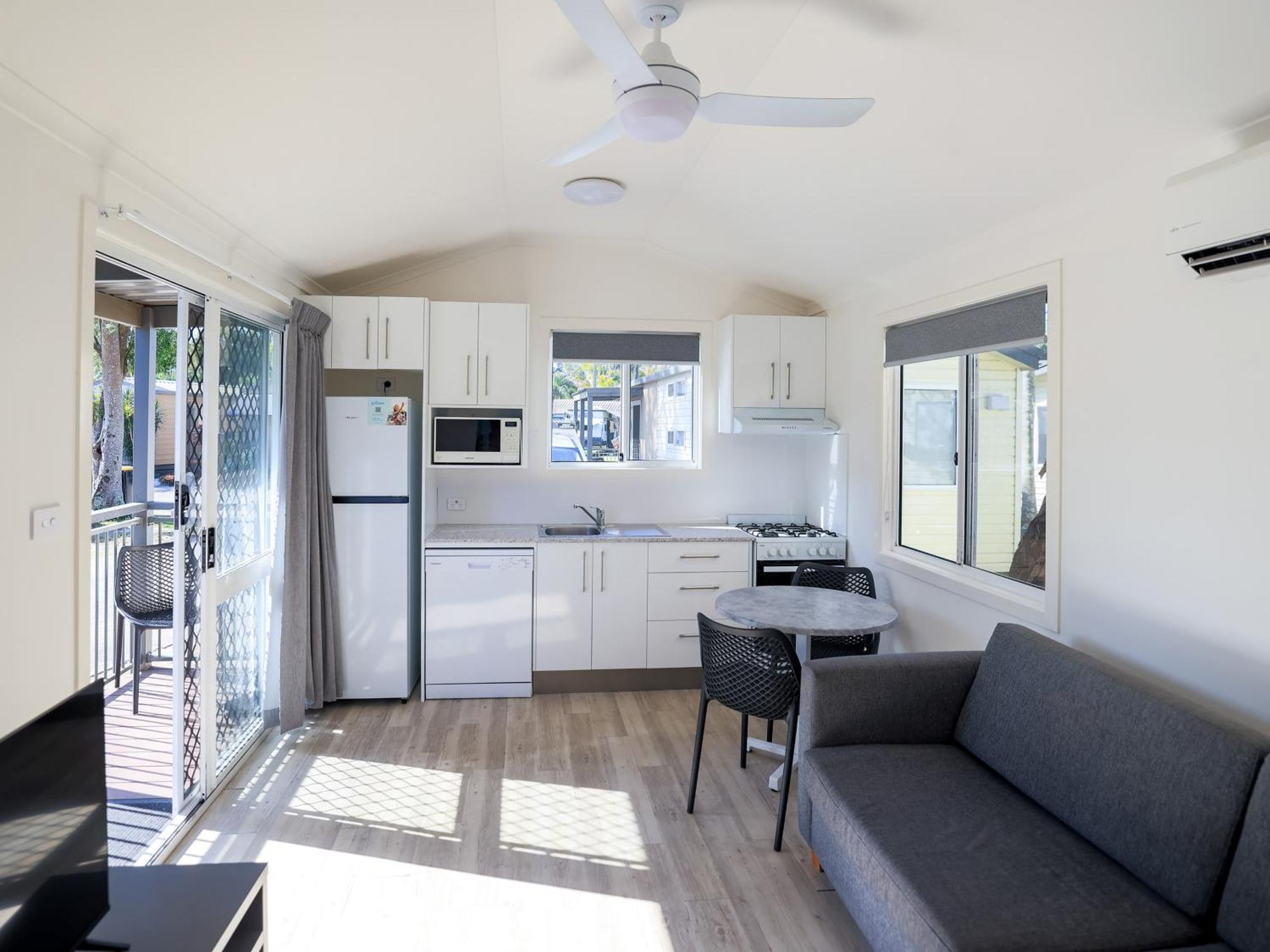 Nrma Blue Dolphin Yamba Holiday Resort Habitación foto