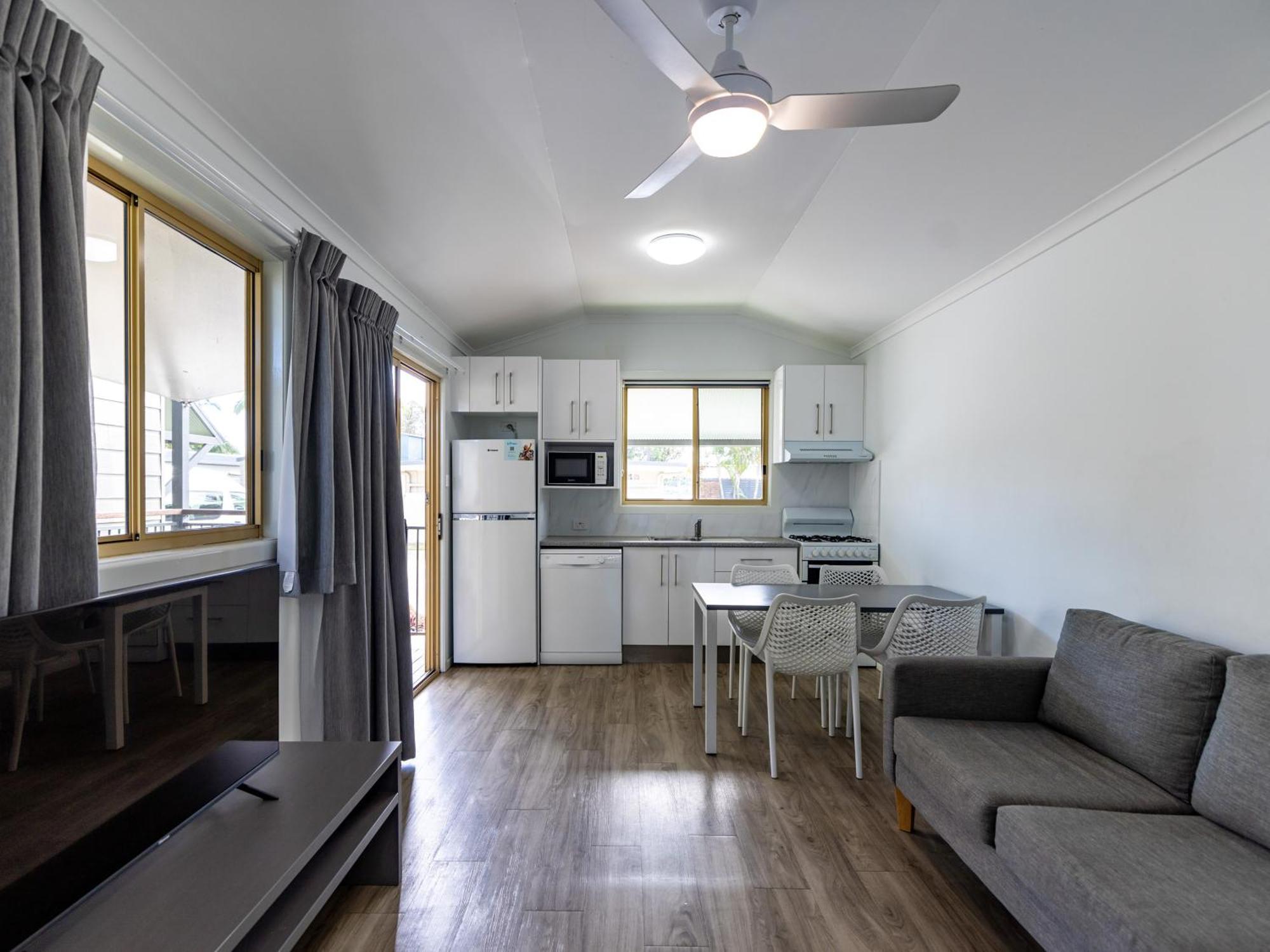 Nrma Blue Dolphin Yamba Holiday Resort Habitación foto