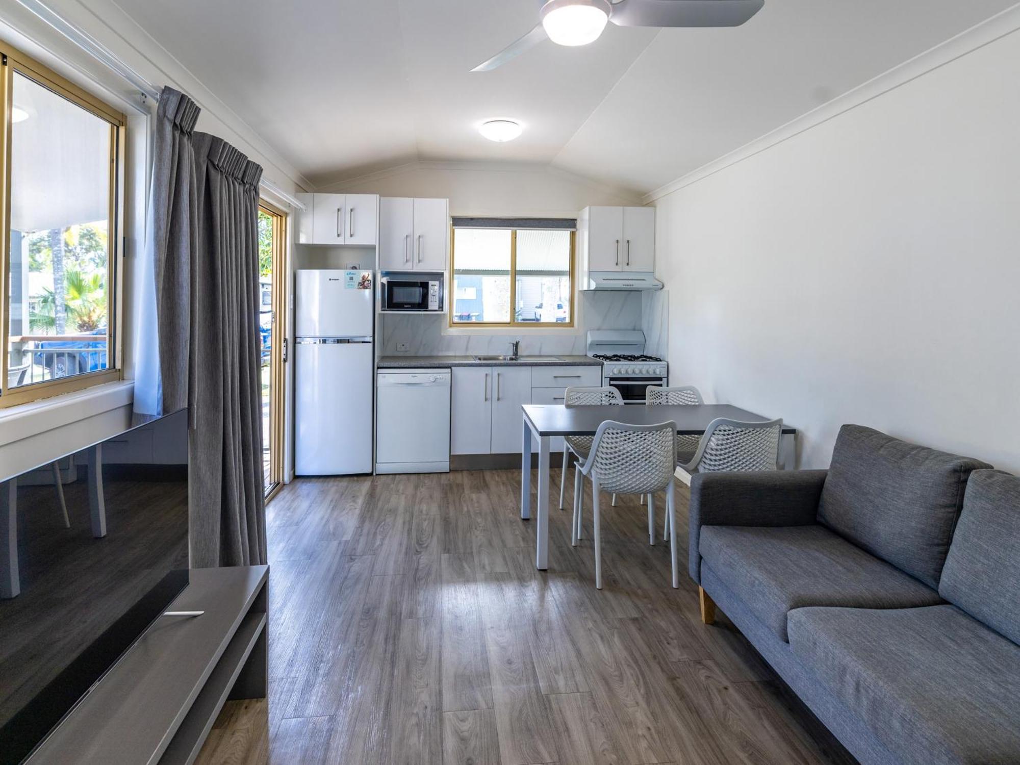 Nrma Blue Dolphin Yamba Holiday Resort Habitación foto