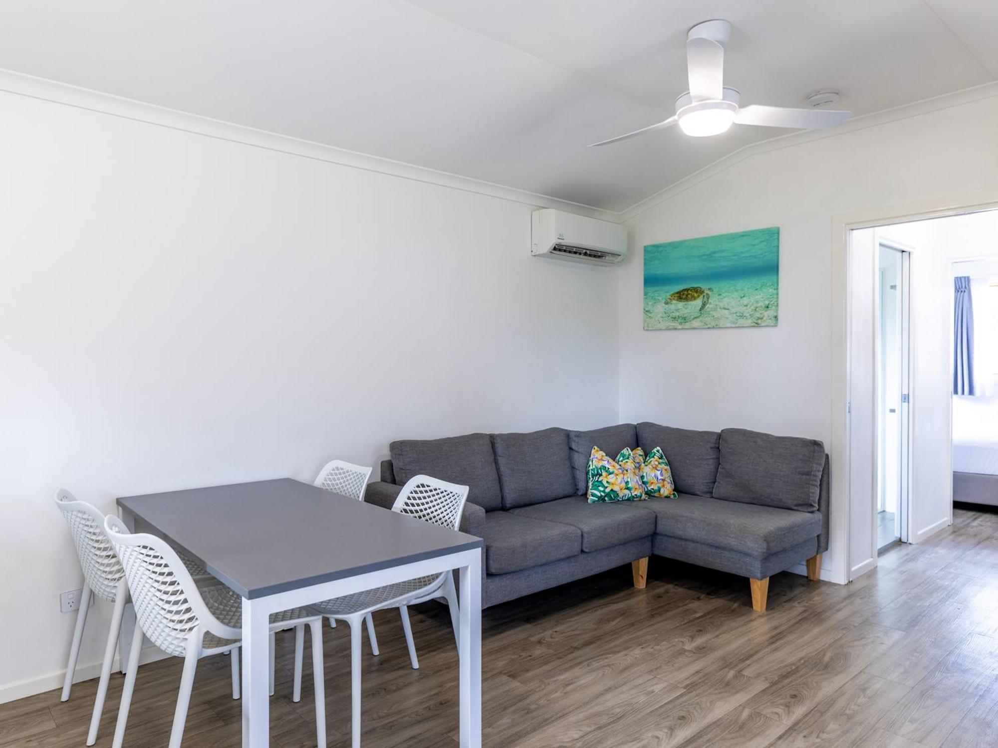 Nrma Blue Dolphin Yamba Holiday Resort Habitación foto